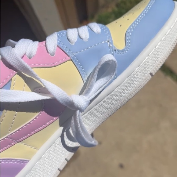 Uv reactive color changing Jordan 1 low /hightop - Picture 5 of 6